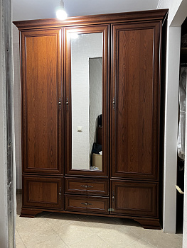 Шкаф с зеркалом Kentaki каштан