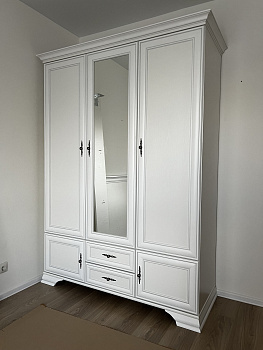 Шкаф с зеркалом Kentaki белый