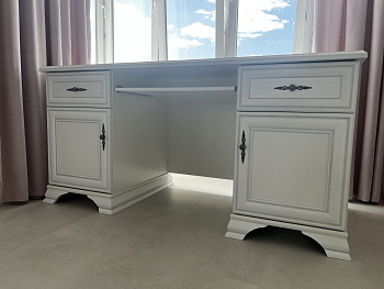 Стол письменный Kentaki белый