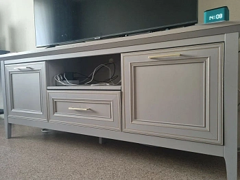 Тумба под телевизор Classic глиняный серый