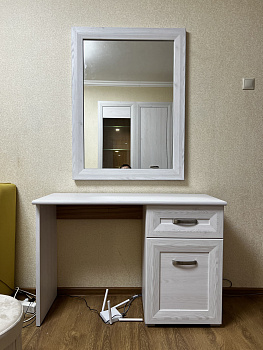 Зеркало Malta лиственница сибирская/орех лион